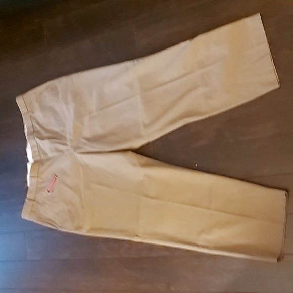 Van Heusen Mens Tan Flat Front Tan Khakis - Picture 1 of 5